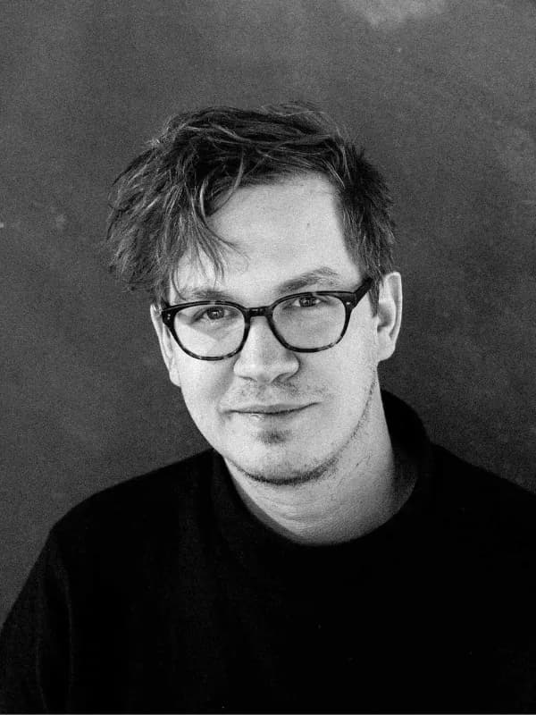 Jury ember image